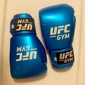 UFC 16oz Training gloves in Bright Blue with hand wraps. GREAT CONDITION